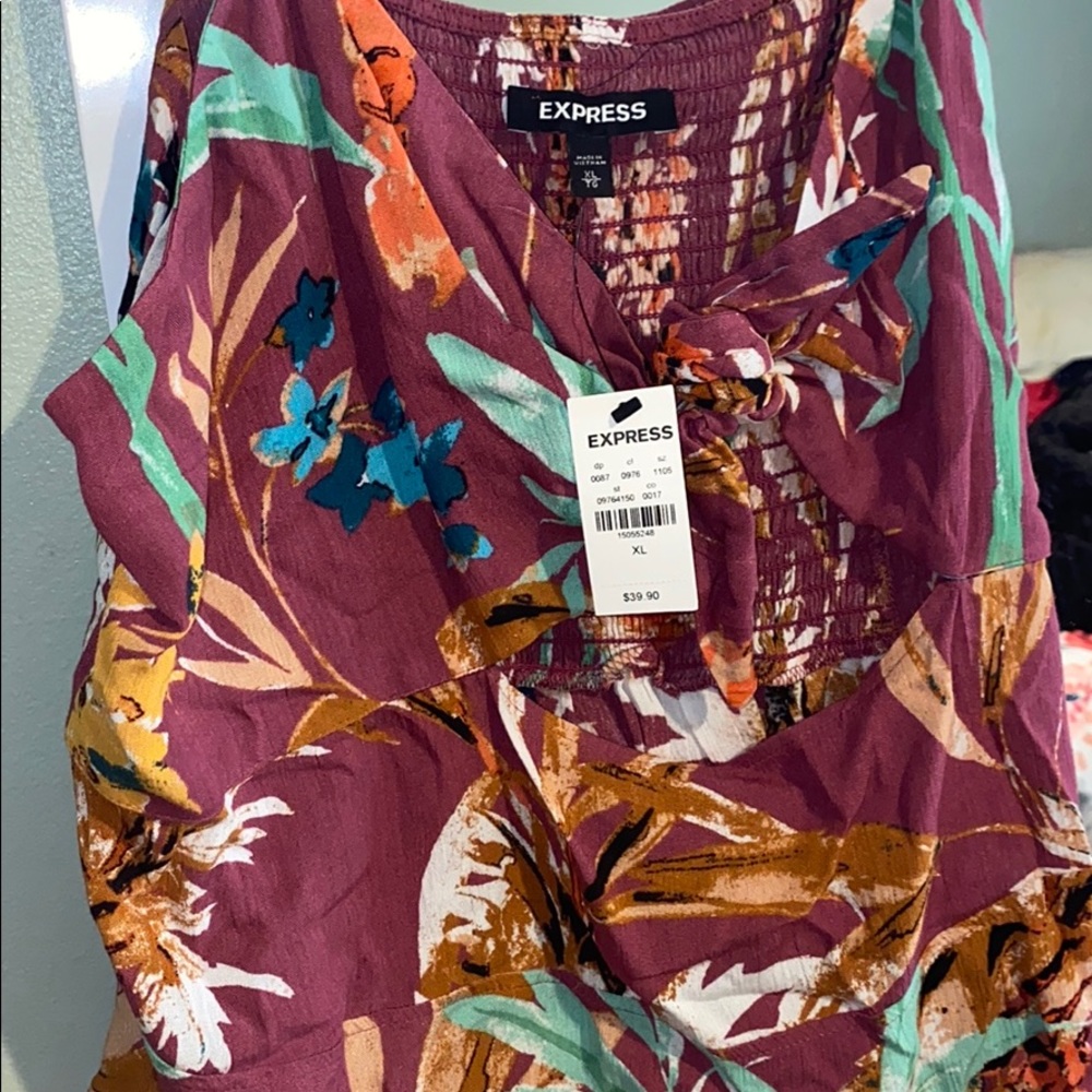 Brand new summer shirt! Tie front stomach show